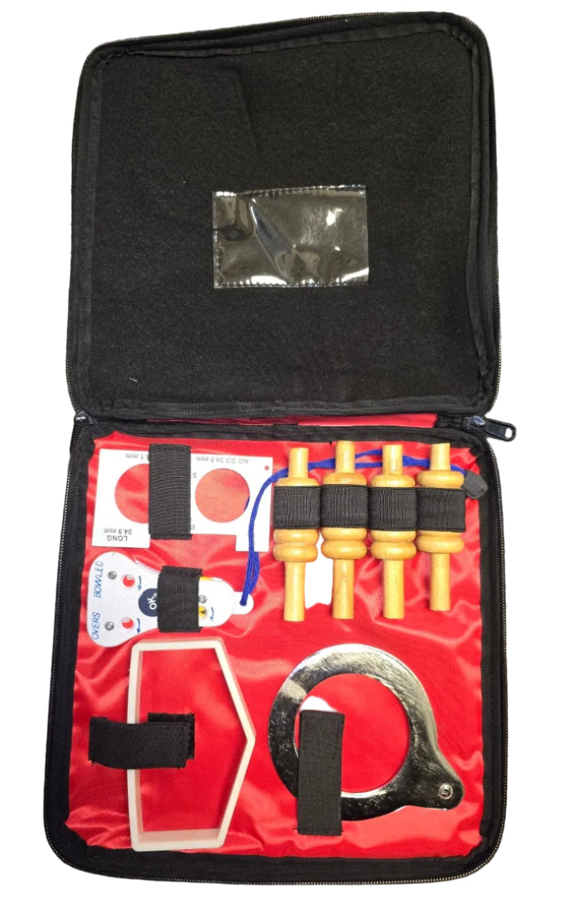 Hunts County Bats Umpire Set