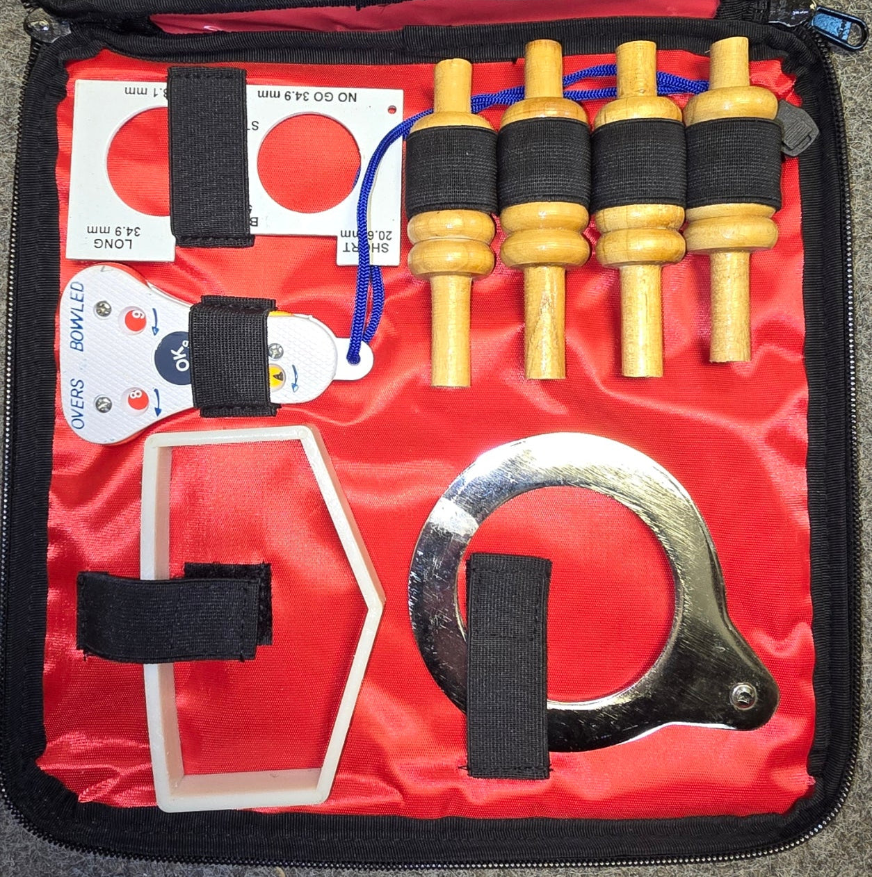 Hunts County Bats Umpire Set