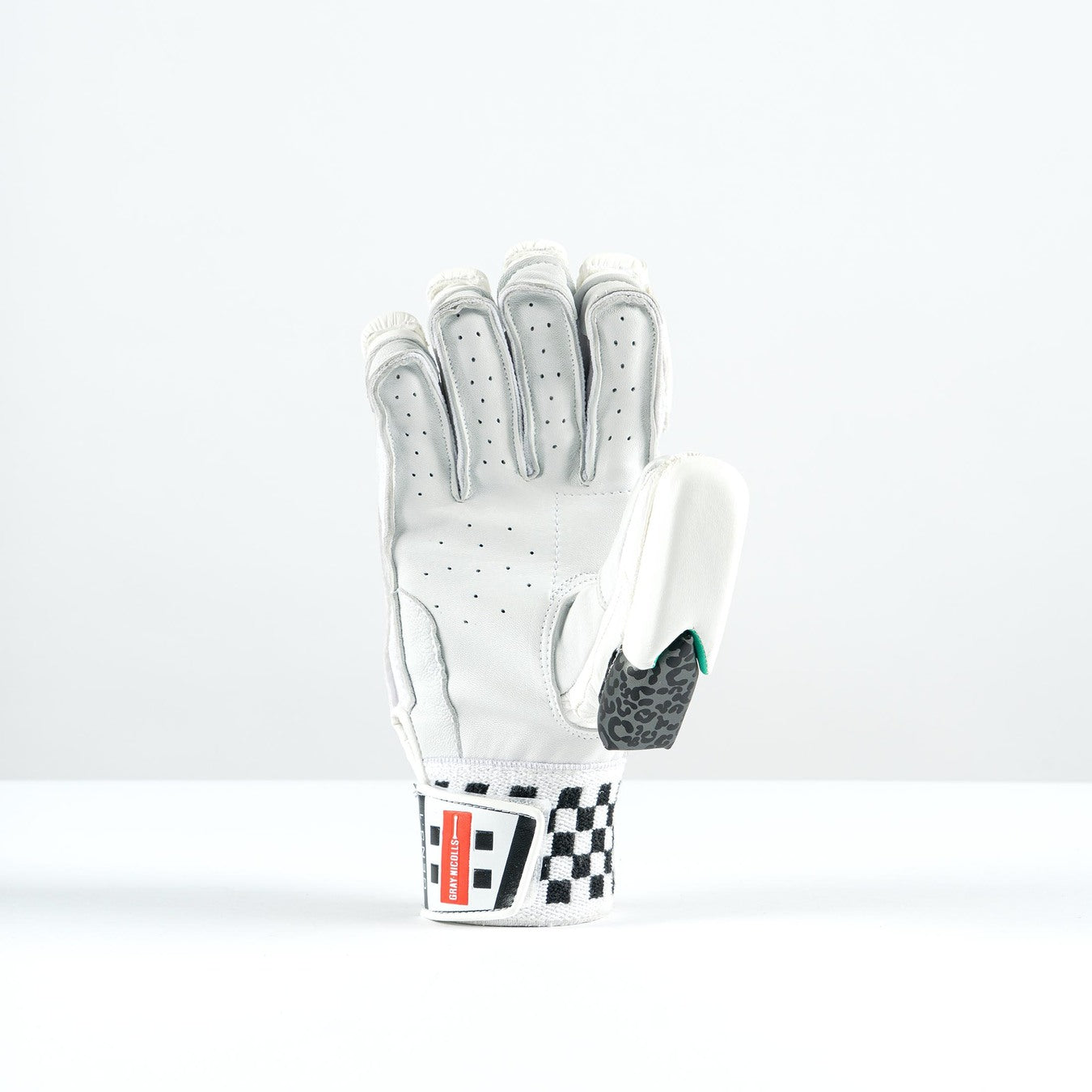 Gray Nicolls Gem 3.1 Pro Performance Batting Gloves 2026
