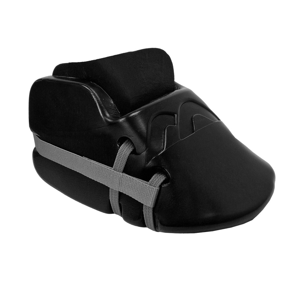 The Mercian Genesis 2 Kickers feature high-density foam, a custom-fit design, and provide superior support and protection for the foot and ankle.