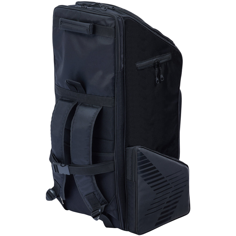 The Gunn & Moore Players Edition Duffle Bag 2026 is a large black duffle with padded shoulder straps, customizable compartments, zippered top and side pockets, and a diagonal-patterned front pocket, shown upright against a white background.