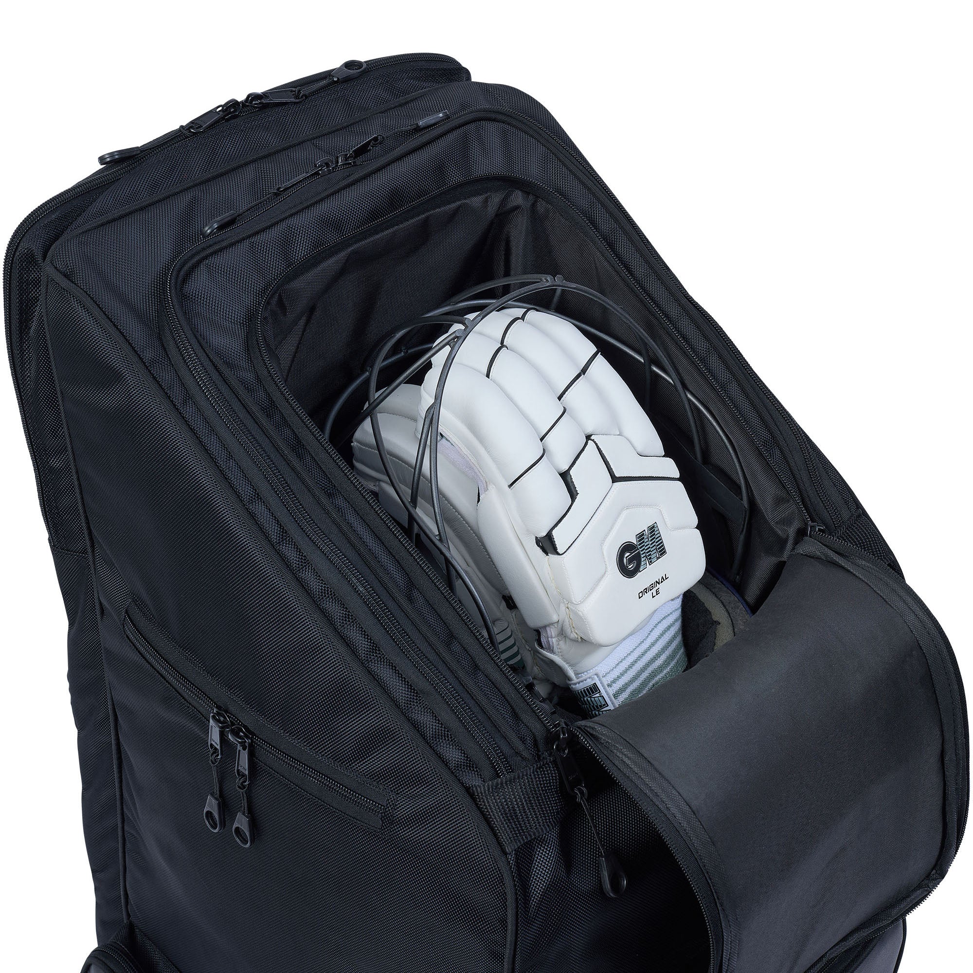 The Gunn & Moore Players Edition Duffle Bag 2026 displays white batting gloves with ventilation slits and branding inside, plus convenient dedicated bat storage—all by Gunn & Moore.