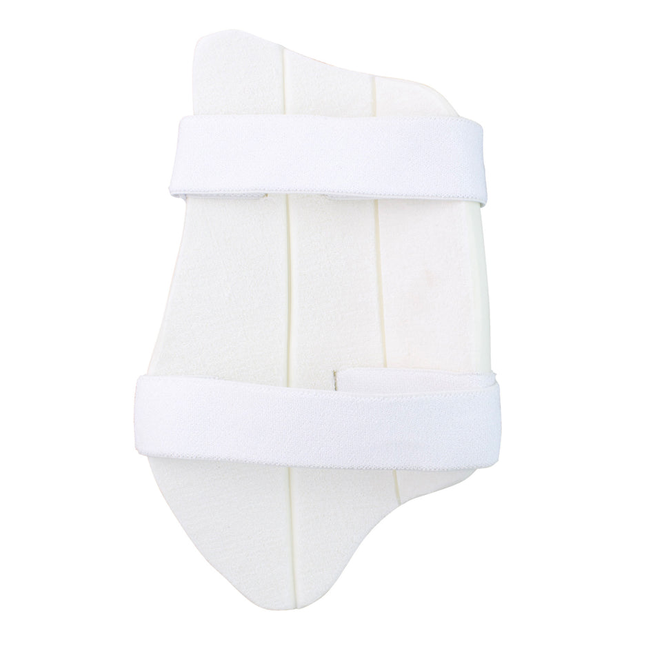 The Kookaburra 1000 Thigh Pad by Kookaburra features a white foam design with two adjustable Velcro straps for a secure fit, a sculptured HDF core for impact protection, and is contoured to fit the thigh.