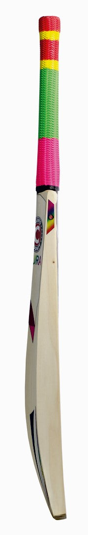 Hunts County Aura 1000 Junior Cricket Bat