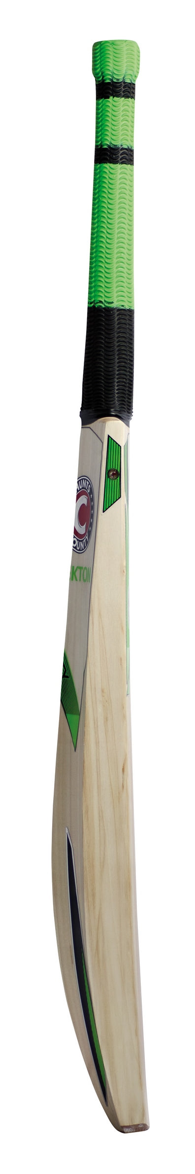The Hunts County Tekton 100 Junior Cricket Bat features a lightweight Kashmir Willow blade, green-and-black grip, and green-and-black branding accents. It is displayed on a white background. Brand: Hunts County.